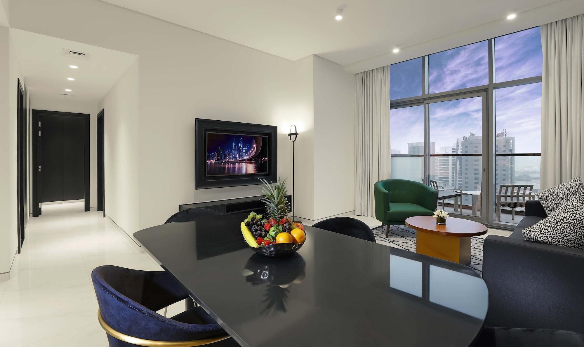 มิลเลนเนียม เอเตรีย บิสซิเนส เบย์ Aparthotel ดูไบ ภายนอก รูปภาพ A suite at the hotel