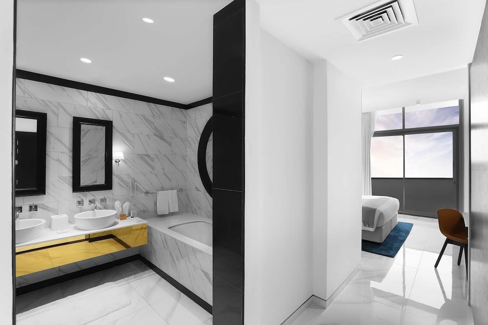 มิลเลนเนียม เอเตรีย บิสซิเนส เบย์ Aparthotel ดูไบ ภายนอก รูปภาพ A bathroom designed with the help of ArchiCAD