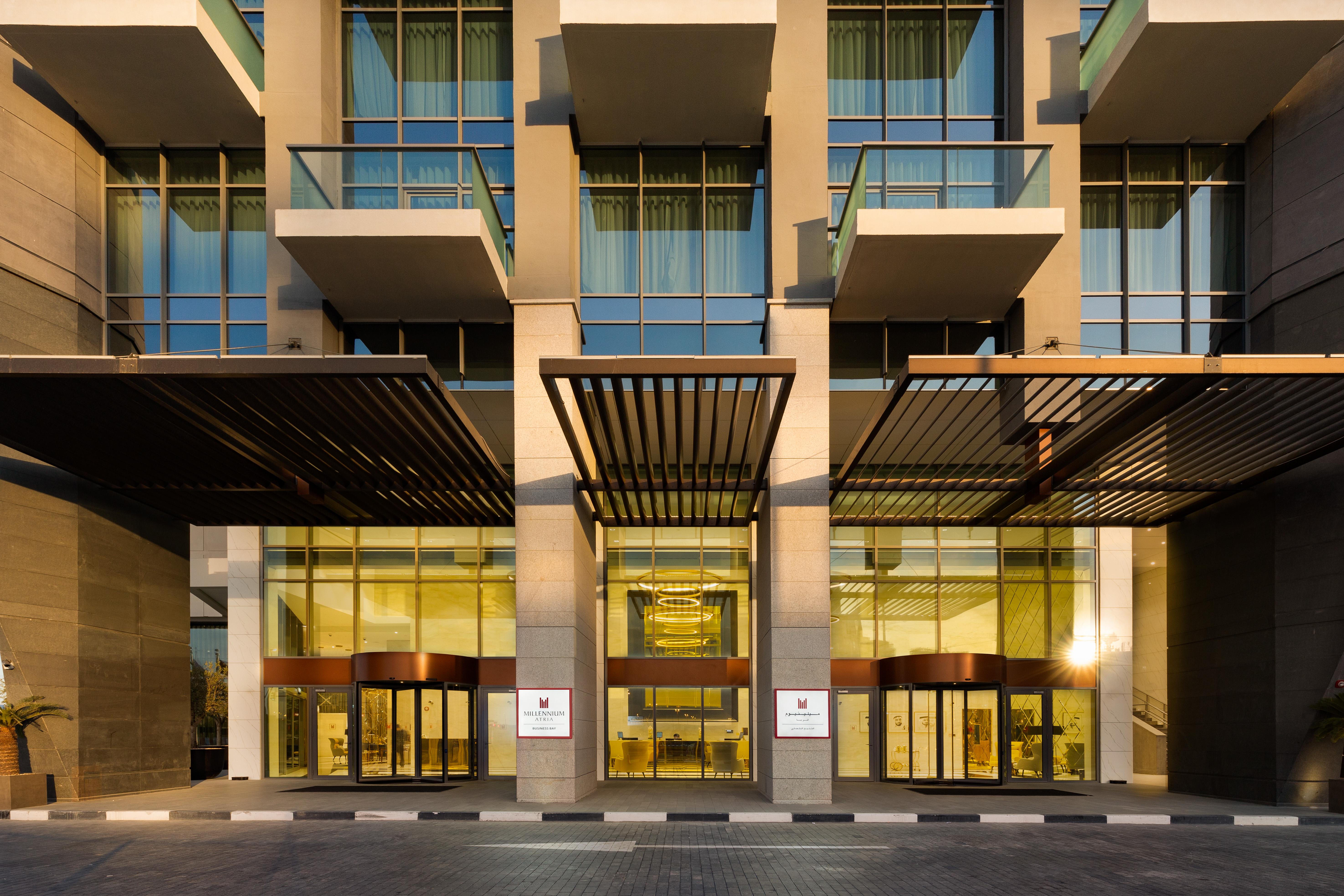 มิลเลนเนียม เอเตรีย บิสซิเนส เบย์ Aparthotel ดูไบ ภายนอก รูปภาพ The hotel's entrance