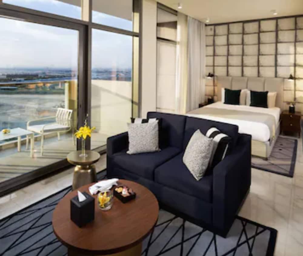 มิลเลนเนียม เอเตรีย บิสซิเนส เบย์ Aparthotel ดูไบ ภายนอก รูปภาพ A suite at the hotel