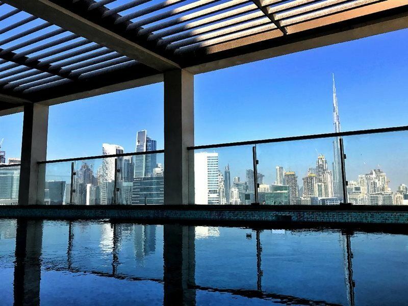มิลเลนเนียม เอเตรีย บิสซิเนส เบย์ Aparthotel ดูไบ ภายนอก รูปภาพ View from the rooftop pool